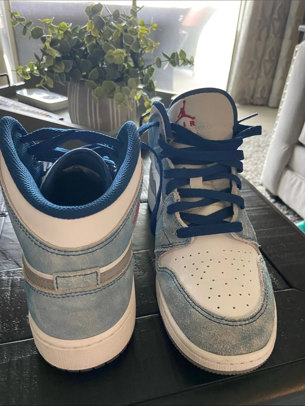 youth White and Light Blue Quarter-Top Sneakers - Jordan: